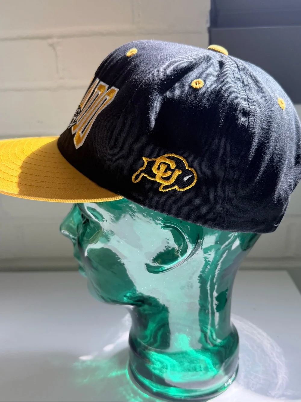 Vintage 90s Top of the World Black and Gold Colorado Buffs SnapBack Hat
